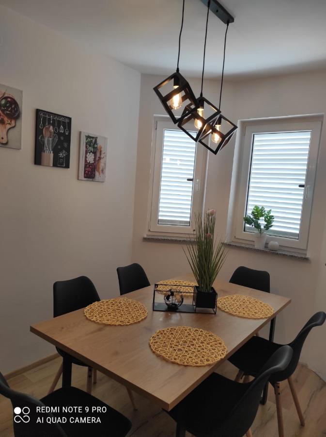 Apartman Branimir Novaglia Esterno foto